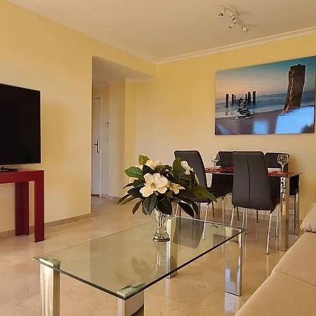 Modern In Elviria, Golf, Fun & Апартаменты