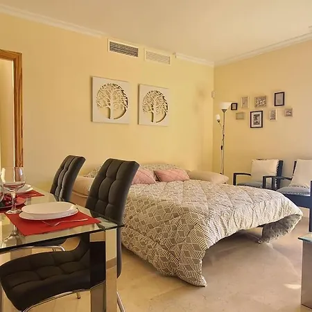 Апартаменты Modern In Elviria, Golf, Fun & *